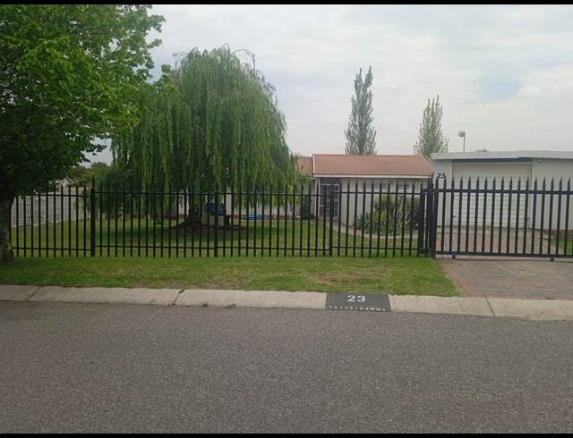 3 bed property to rent in SECUNDA