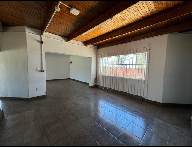 2,000M² INDUSTRIAL YARD TO LET IN CHAMDOR