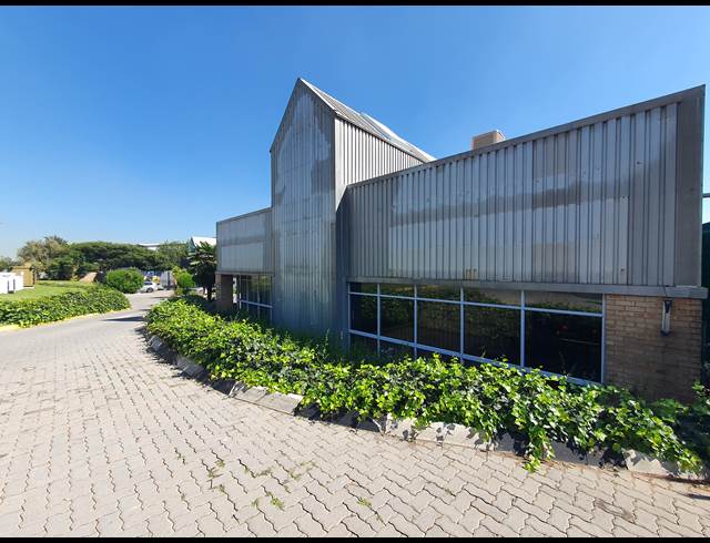 1,350M² WAREHOUSE RENTED IN LONGMEADOW
