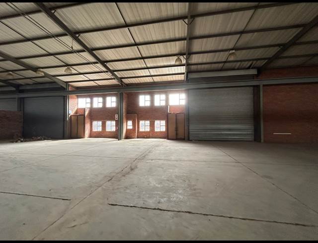 3,064M² WAREHOUSE TO LET IN HUGHES