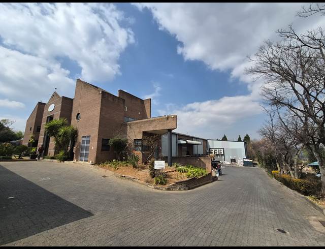 1,759M² OFFICE TO LET IN ALLANDALE
