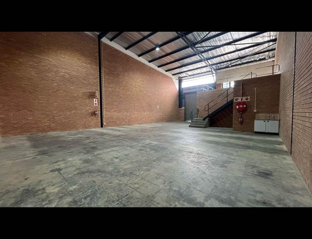 284.20M² WAREHOUSE TO LET IN DRIEHOEK