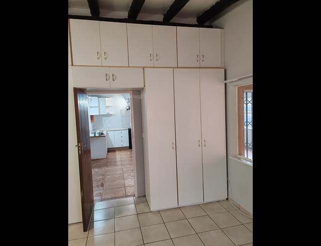 1 bed property to rent in GLEN MARAIS