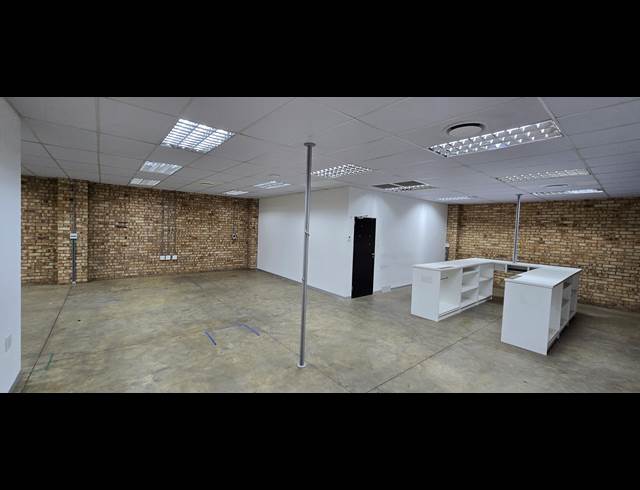 531M² WAREHOUSE TO LET IN NORTH RIDING
