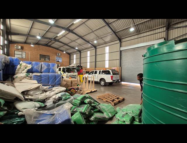 435M² WAREHOUSE TO LET IN ANDERBOLT