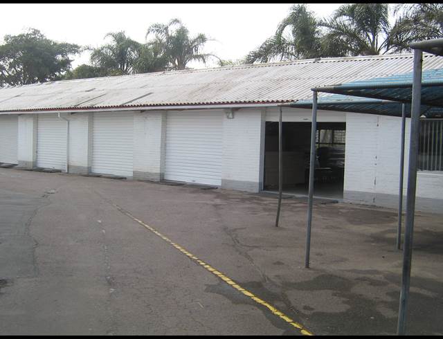570M² SHOWROOM TO LET IN BALLITO CENTRAL