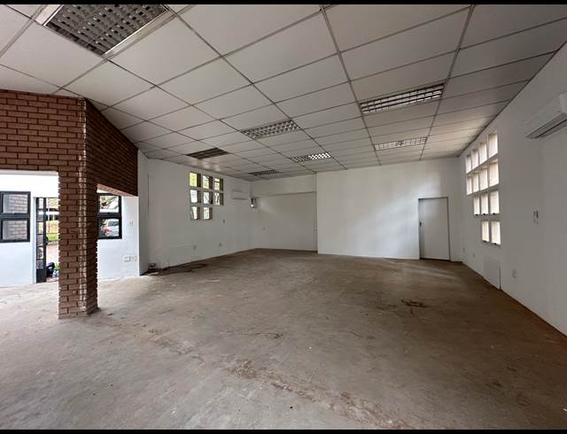 151.66M² OFFICE TO LET IN DIE HOEWES