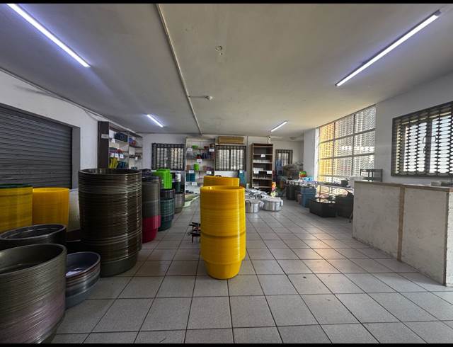 2,250M² WAREHOUSE TO LET IN PHOENIX INDUSTRIAL