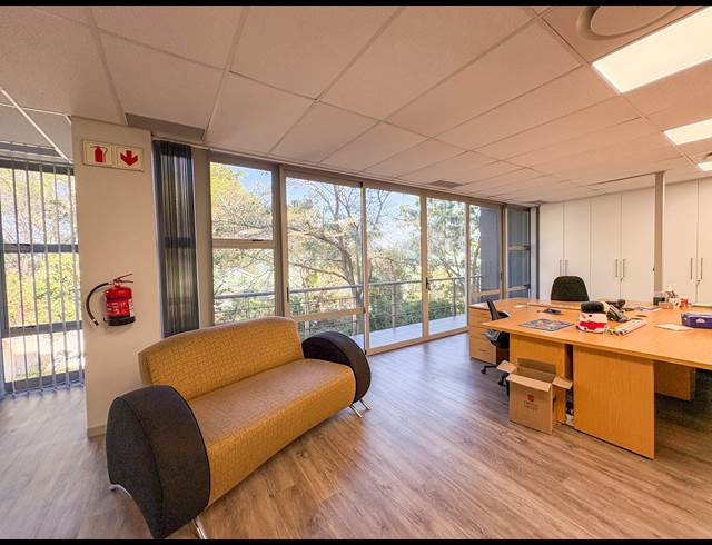 338M² OFFICE TO LET IN LA LUCIA RIDGE