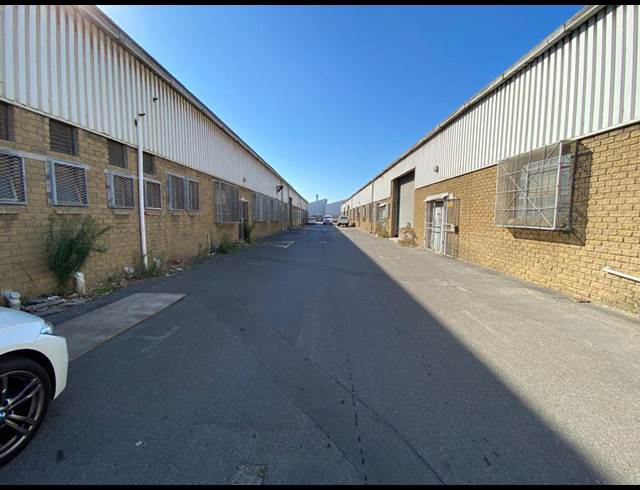 980M² WAREHOUSE TO LET IN EPPING INDUSTRIAL