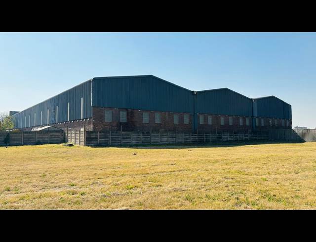 4,400M² WAREHOUSE TO LET IN SYBRAND VAN NIEKERK INDUSTRIAL