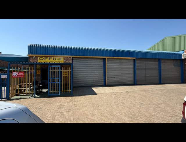 250M² WAREHOUSE TO LET IN HERMANSTAD