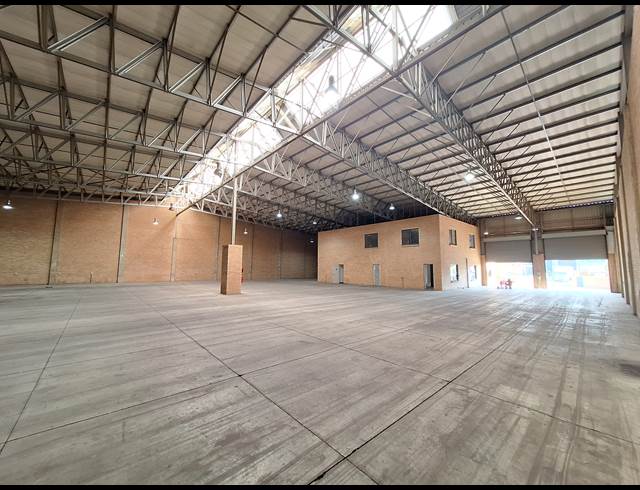 2,350M² WAREHOUSE TO LET IN NORTH RIDING