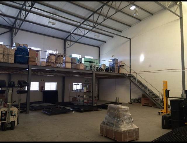 550M² WAREHOUSE RENTED IN AIRPORT INDUSTRIA