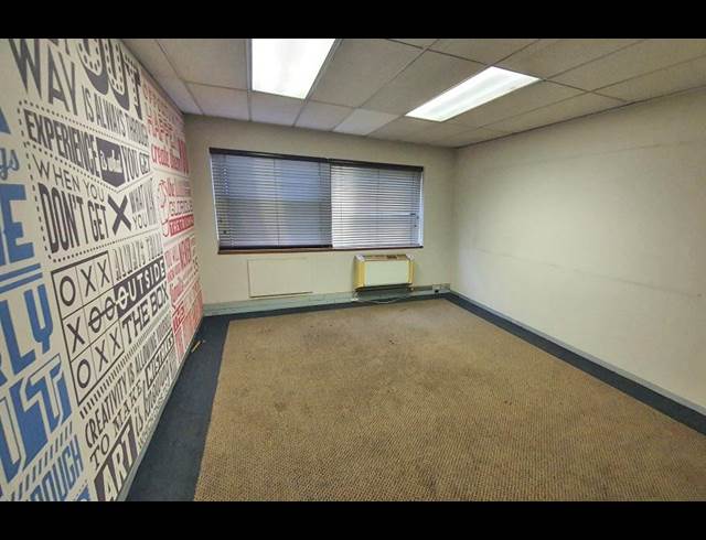 2,741M² OFFICE TO LET IN ELMA PARK
