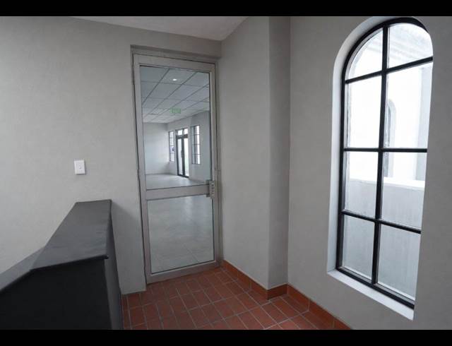 252M² BUSINESS CENTRE TO LET IN NELSPRUIT EXT 14