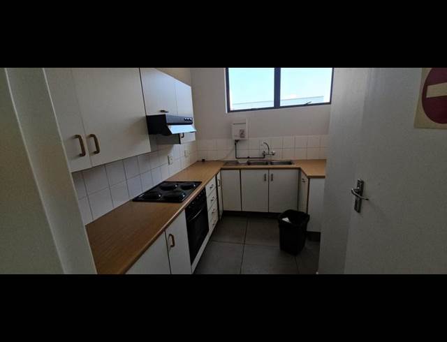 INDUSTRIAL PROPERTY TO RENT IN LINBRO PARK