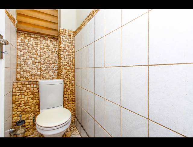 2 BEDROOM APARTMENT TO LET IN ROSEBANK