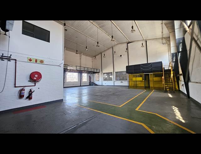 401M² WAREHOUSE TO LET IN ROSSLYN