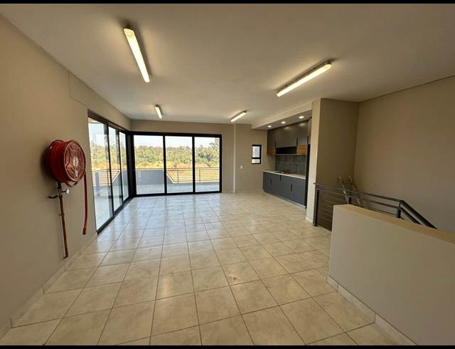 144M² WAREHOUSE TO LET IN MOREHILL