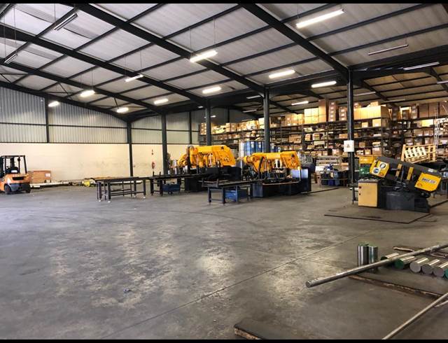 1,000M² WAREHOUSE TO LET IN PRIMROSE