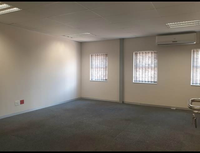 3,006M² WAREHOUSE TO LET IN SUNNYROCK