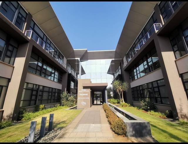 1,250M² OFFICE TO LET IN PARKHAVEN