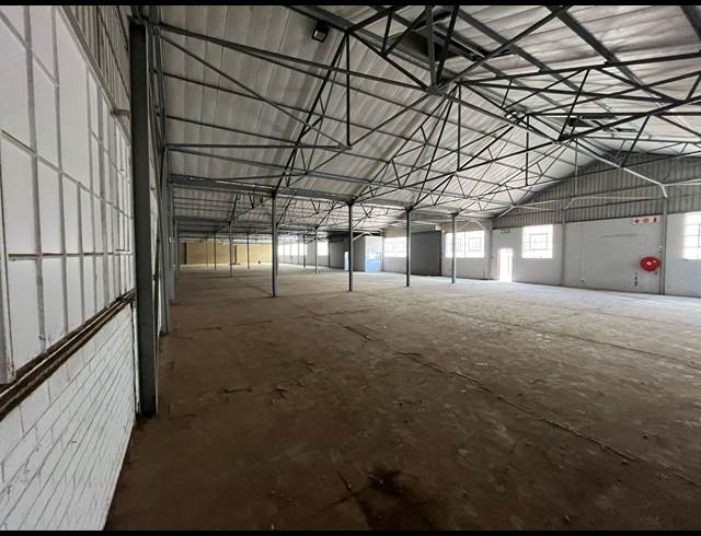 1,400M² WAREHOUSE TO LET IN NEW ERA