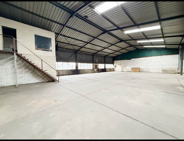800M² WAREHOUSE TO LET IN WADEVILLE