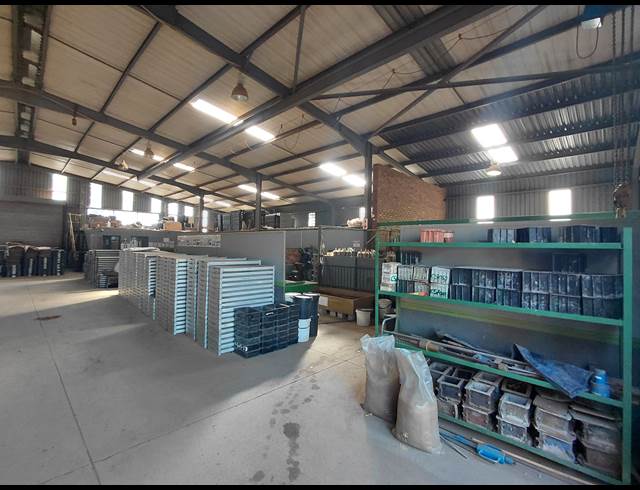 800M² WAREHOUSE TO LET IN CLAYVILLE