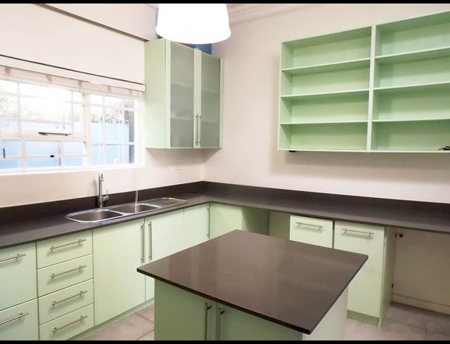 3 bed property to rent in OBSERVATORY