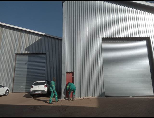 513M² BUILDING TO LET IN APEX