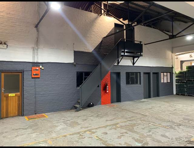 3,652M² WAREHOUSE TO LET IN DAL JOSAFAT