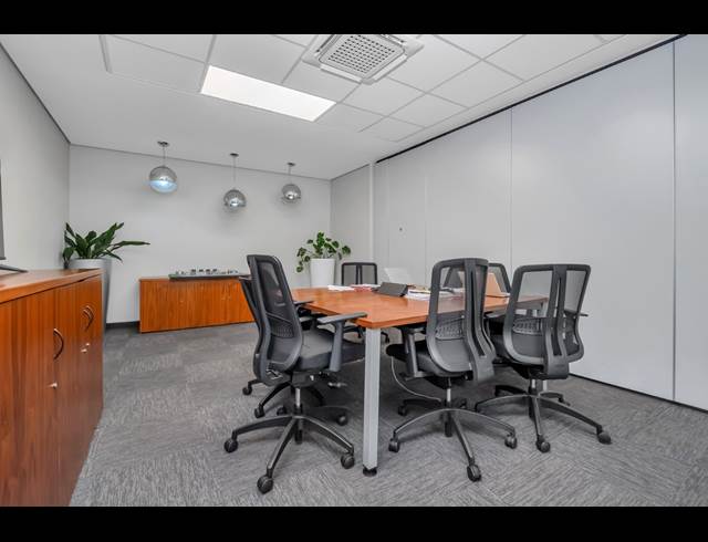 1,861M² OFFICE TO LET IN WOODMEAD