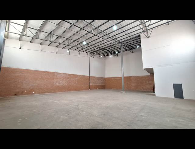 677M² WAREHOUSE TO LET IN COSMO BUSINESS PARK