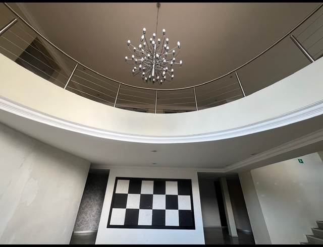 2,355M² BUILDING TO LET IN HYDE PARK
