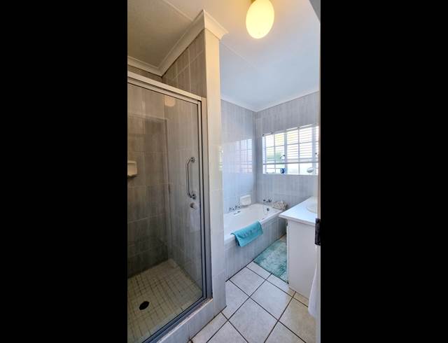 3 bed property to rent in CHANCLIFF AH