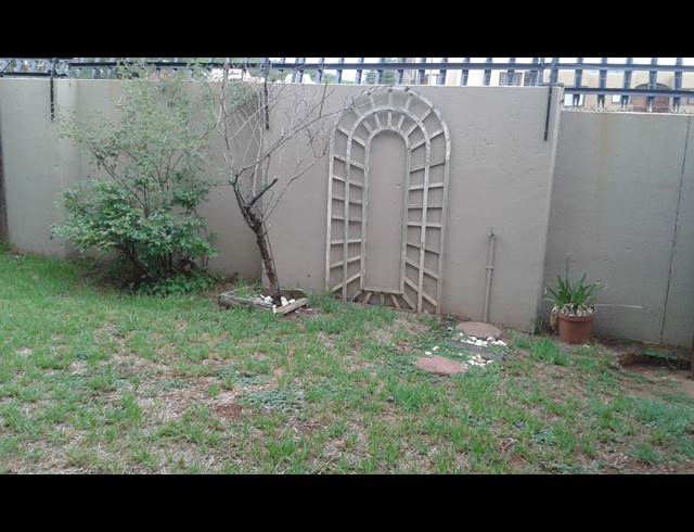 2 bed property to rent in GLENVISTA