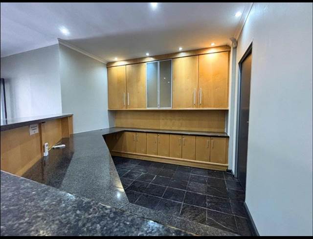 354M² OFFICE TO LET IN DURBANVILLE CENTRAL
