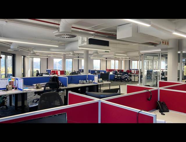 1,310M² OFFICE TO LET IN BIRNAM