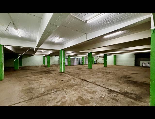 1,800M² WAREHOUSE TO LET IN VILLAGE MAIN