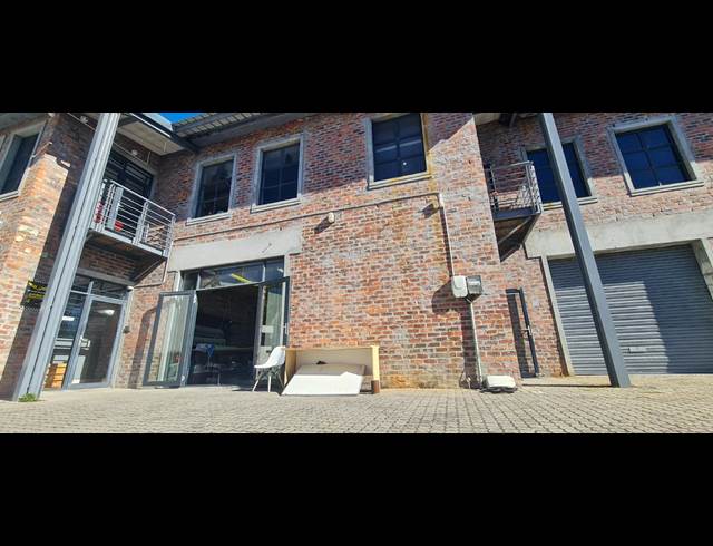 184M² WAREHOUSE RENTED IN WESTLAKE