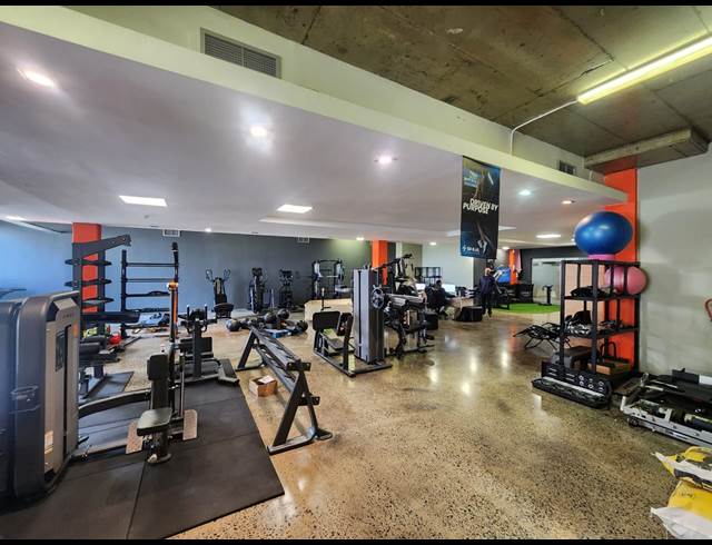 348M² OFFICE TO LET IN PAARDEN EILAND