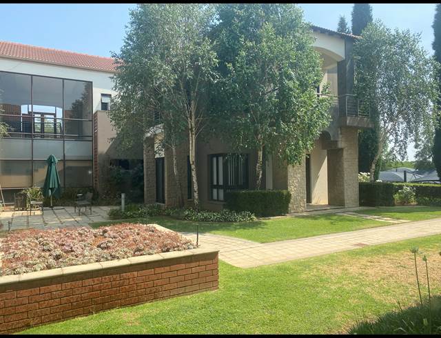 140M² OFFICE TO LET IN CLEARWATER ESTATE
