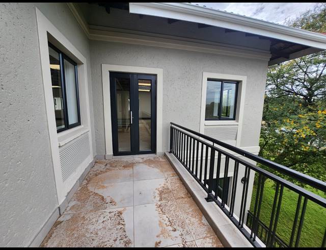 223M² OFFICE TO LET IN WATERFALL