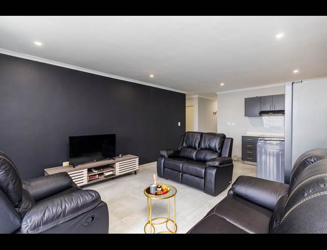 3 BEDROOM APARTMENT TO LET IN PARKLANDS