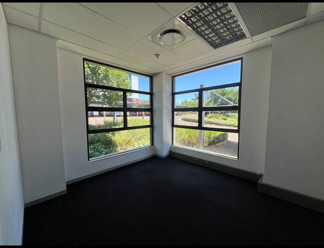 326M² OFFICE TO LET IN HIGHVELD