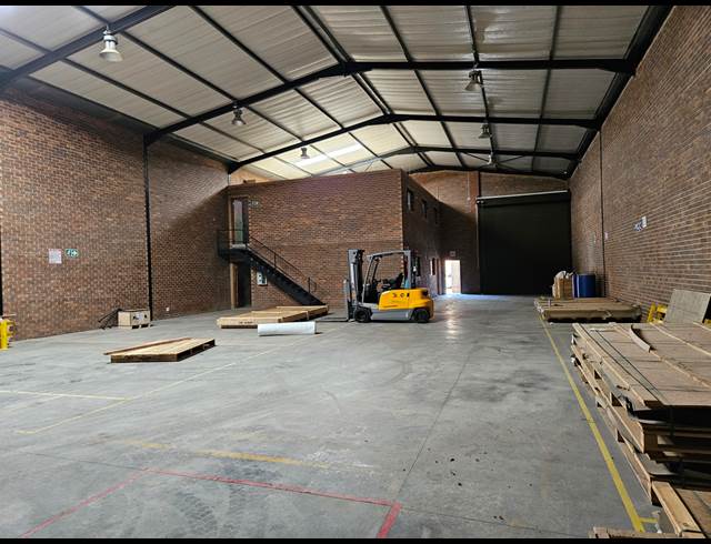 535M² WAREHOUSE TO LET IN POMONA
