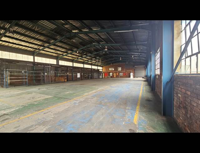 1,100M² WAREHOUSE TO LET IN HUGHES