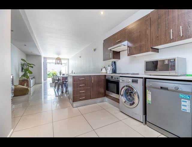 2 BEDROOM APARTMENT RENTED IN MORNINGSIDE